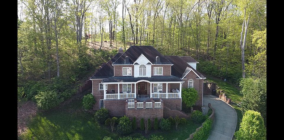 1st image of 917 Gold Hill Ct