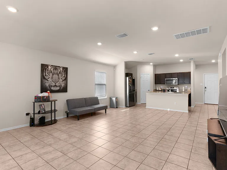 6008 Amelia Earhart Blvd — Photo 5