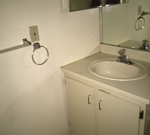 4th image of 93 Sussex Pl #1205