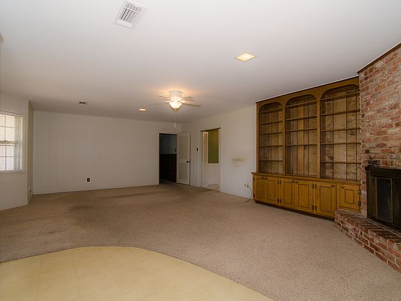 2nd image of 512 Idlewood Dr