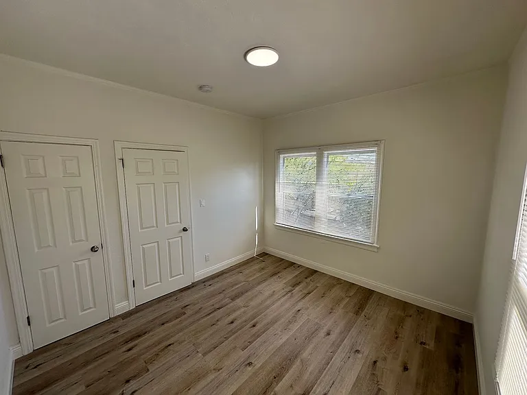 South LA Urban Apartments — Photo 19