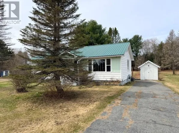 9 Warnock Rd, Huron Shores, ON P0R 1H0