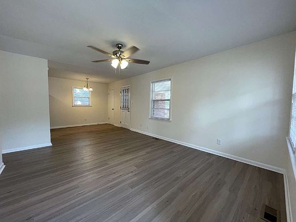 4th image of 718 Dwain Dr