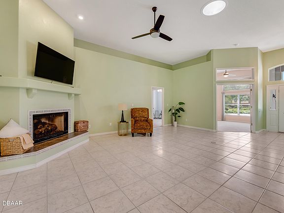 5th image of 4117 Salina Ln