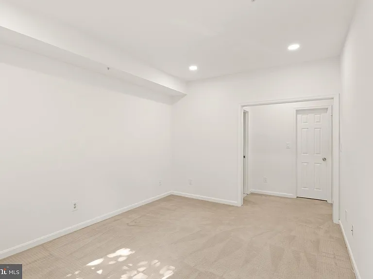 1324 Garden Wall Cir #305 — Photo 17