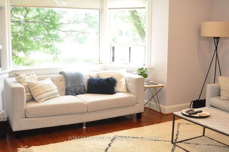 Toronto House for rent - 4 Bedrooms — photo 3