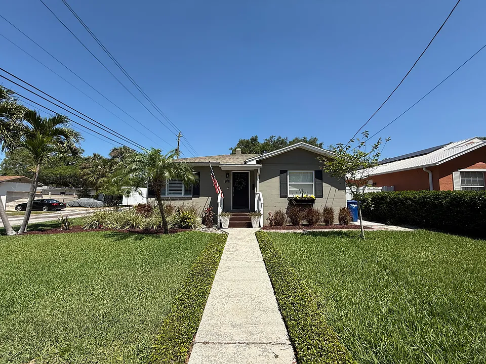 4223 W Santiago St