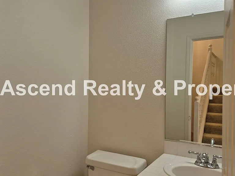 6443 NW Krislynn Ter — Photo 13