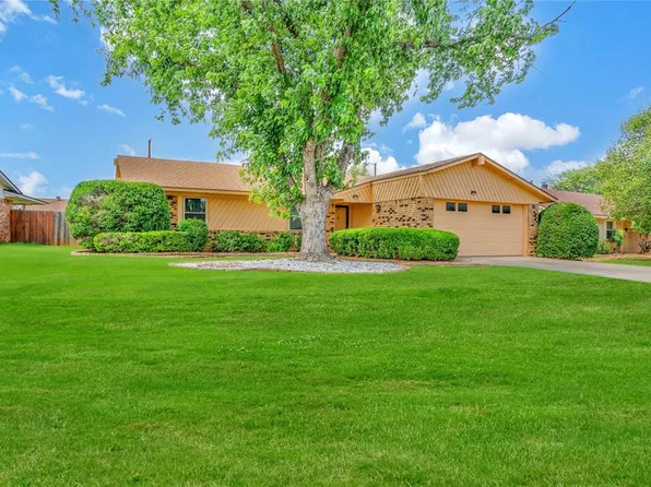 1421 Savannah Cir, Altus, OK 73521