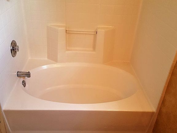 Master bath garden tub