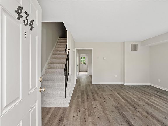 2nd image of 434 Cherrydale Ave #B