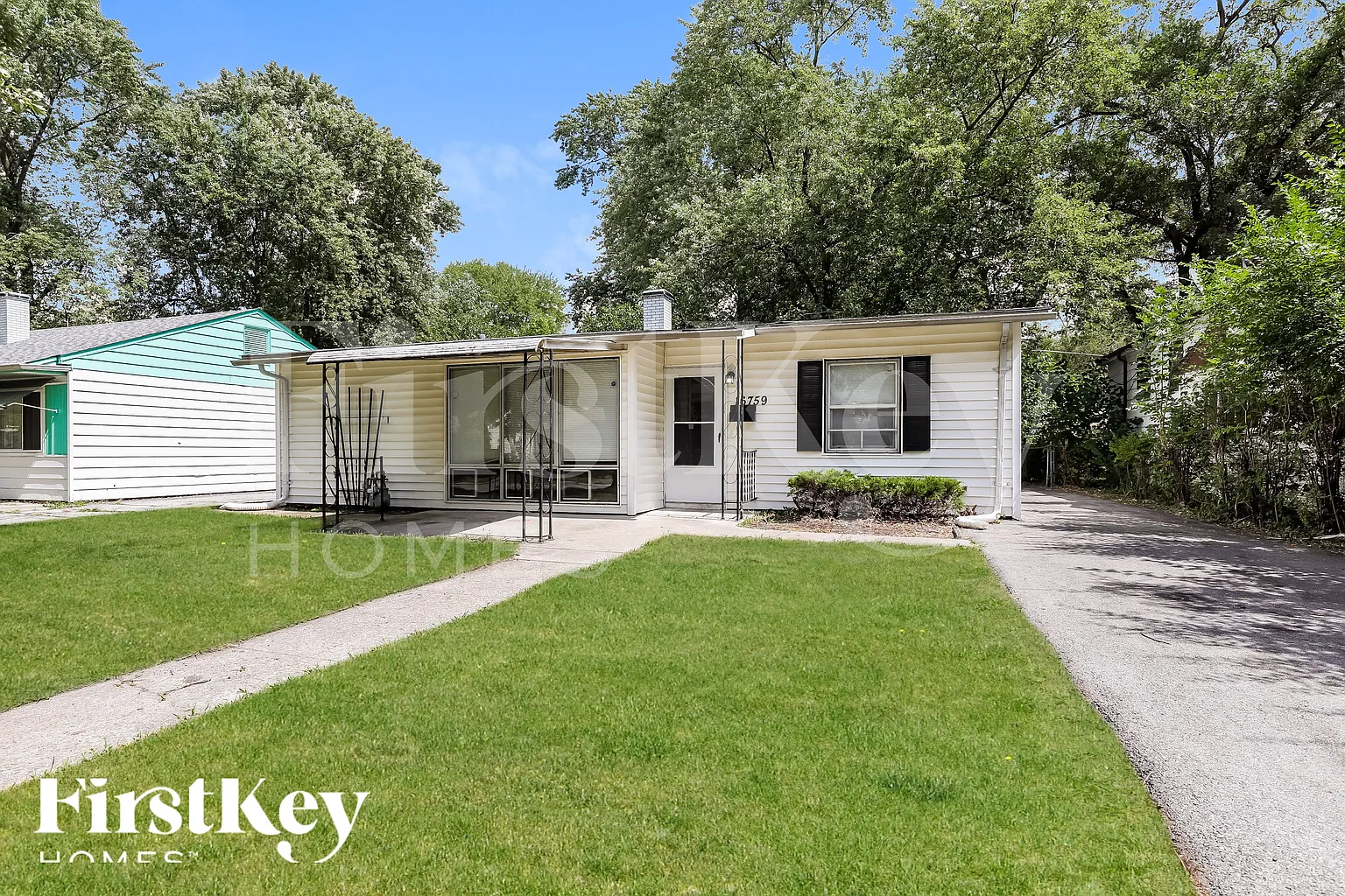 16759 Artesian Ave photo 1