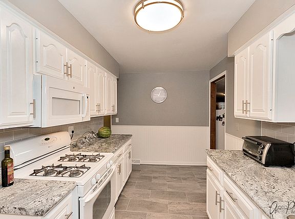 5th image of 3105 Still Hill Dr