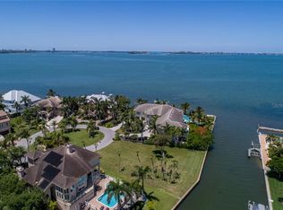 935 Whitakers Ln, Sarasota, FL 34236