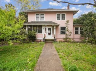 42 Franklin Pl, Morris Plains, NJ 07950