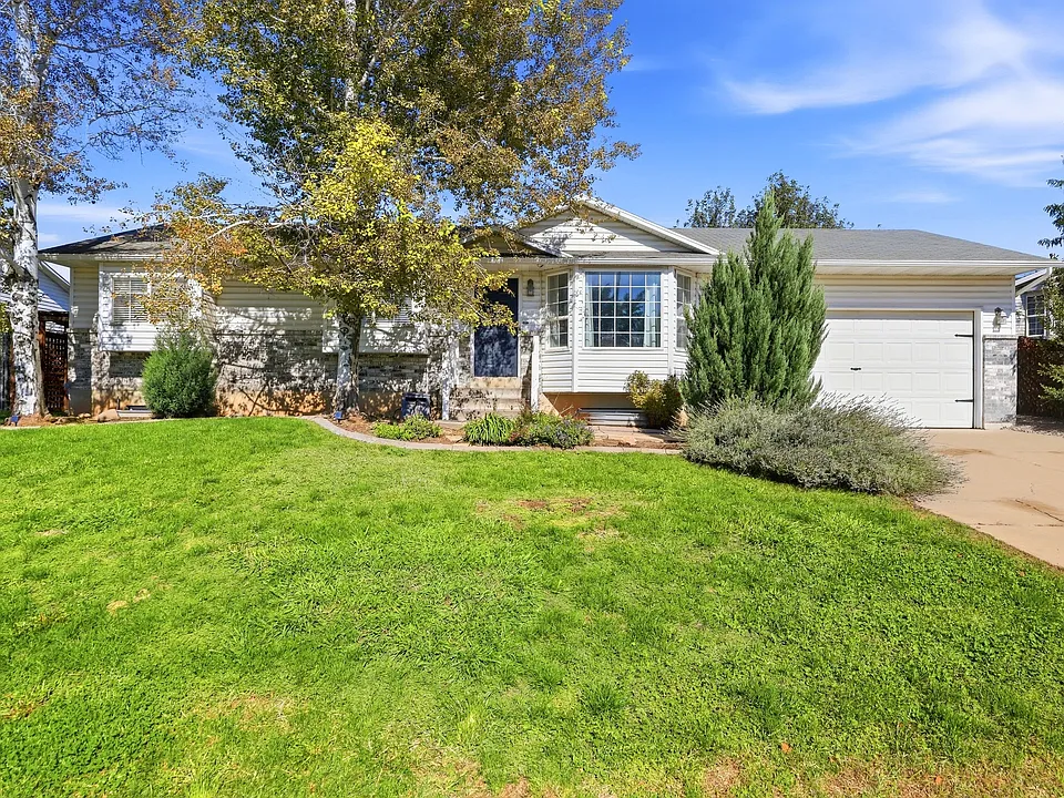 2078 Katies Way