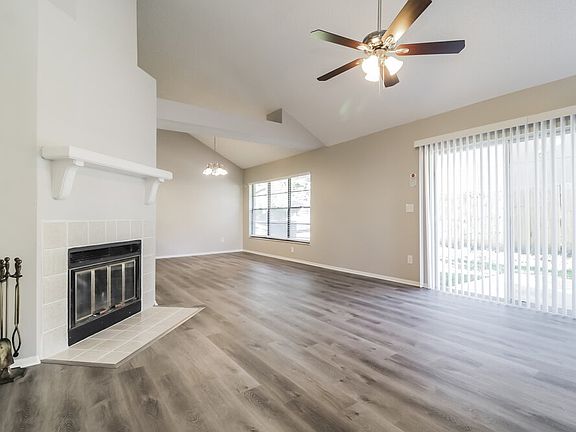 4th image of 472 Amethyst Way
