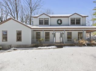 96 Boyack Rd, Clifton Park, NY