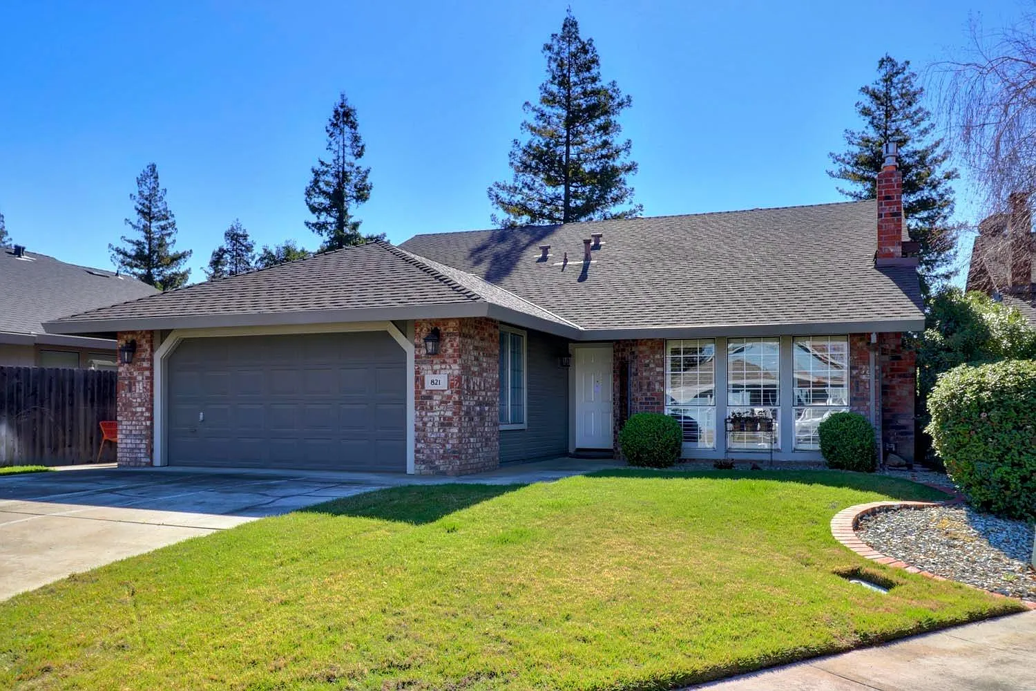 821 Colby Ct photo 1