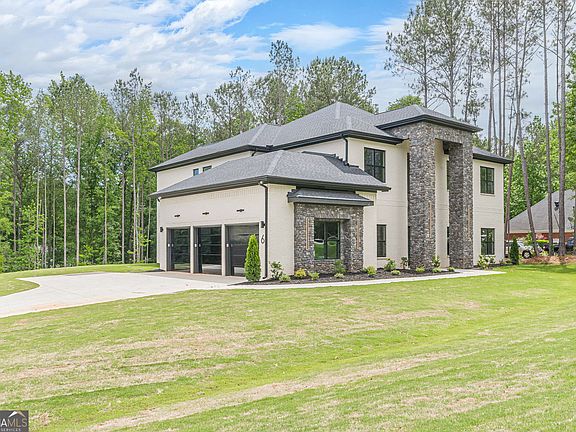 2nd image of 236 Kingscastle Dr