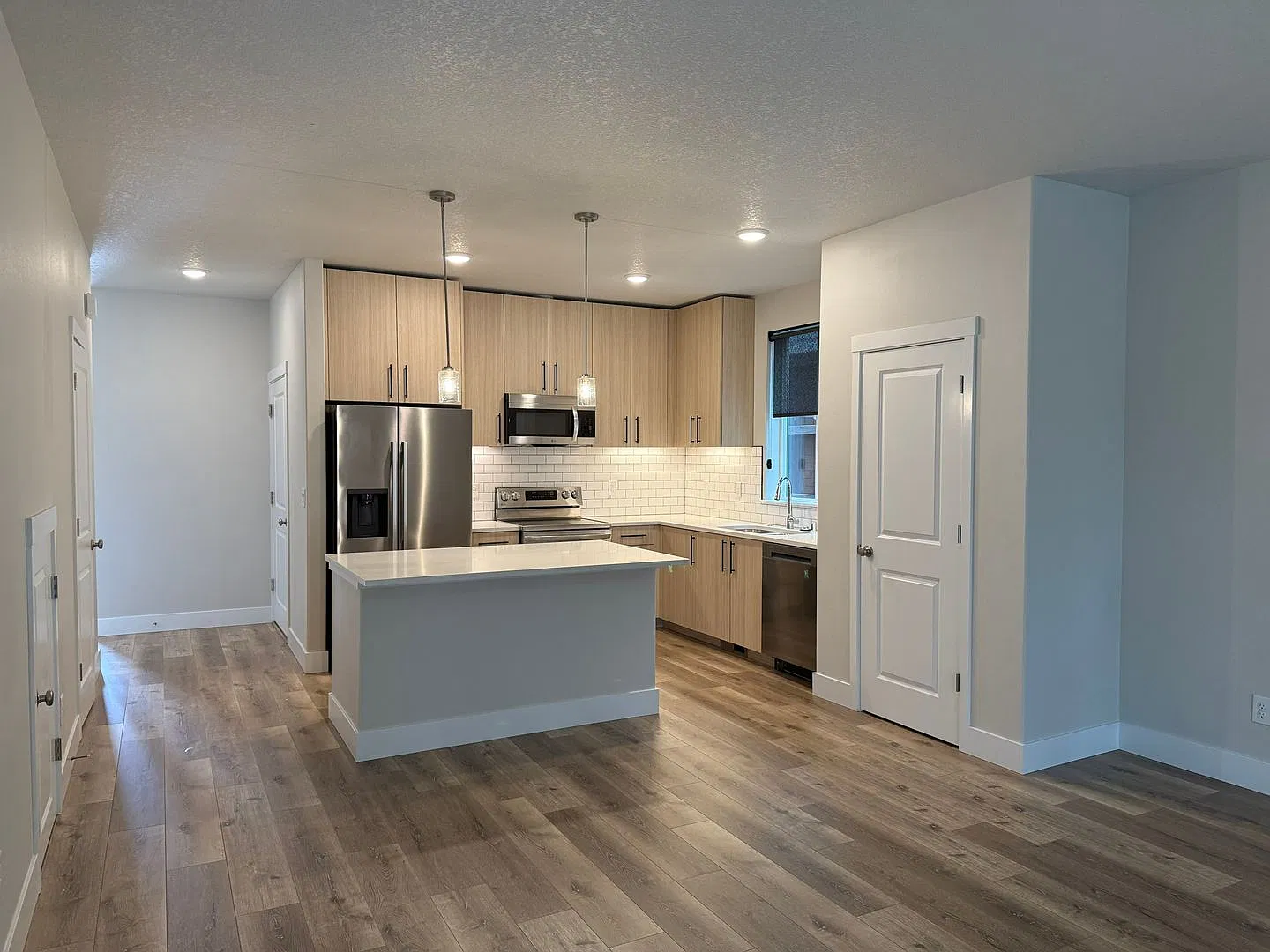 Beautiful Three Bedroom New Construction Home For Rent — Photo 1