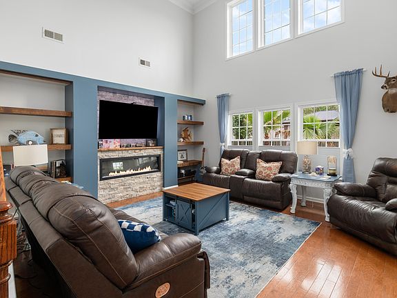 5th image of 223 Mayfield Dr