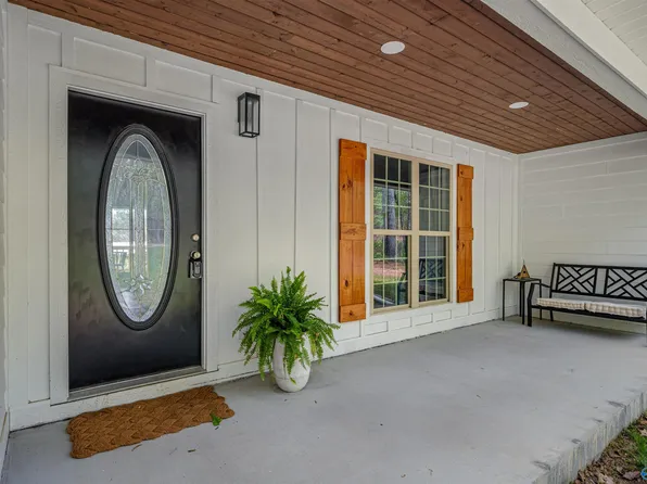 45 Hickory Ln, Valley Head, AL 35989