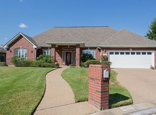 4911 Park Hampton Dr, Bryan, TX 77802