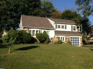1015 Riviera Rd, Warminster, PA 18974