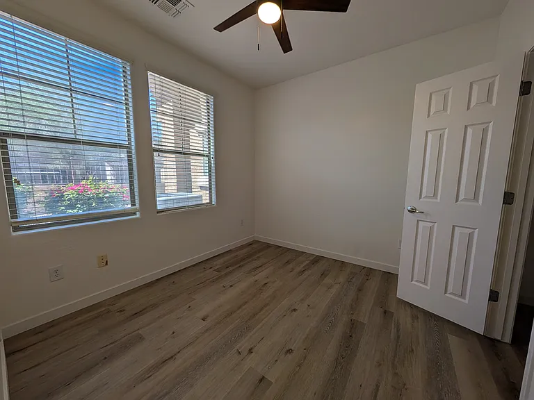 15240 N 142nd Ave #1091 — Photo 14
