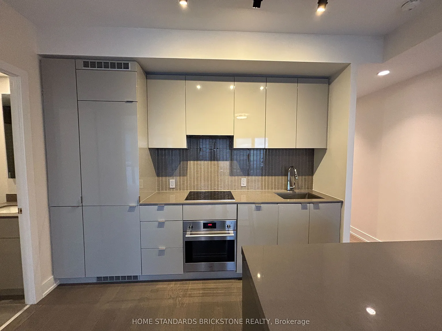 1 bed, $2,600 — Photo 2