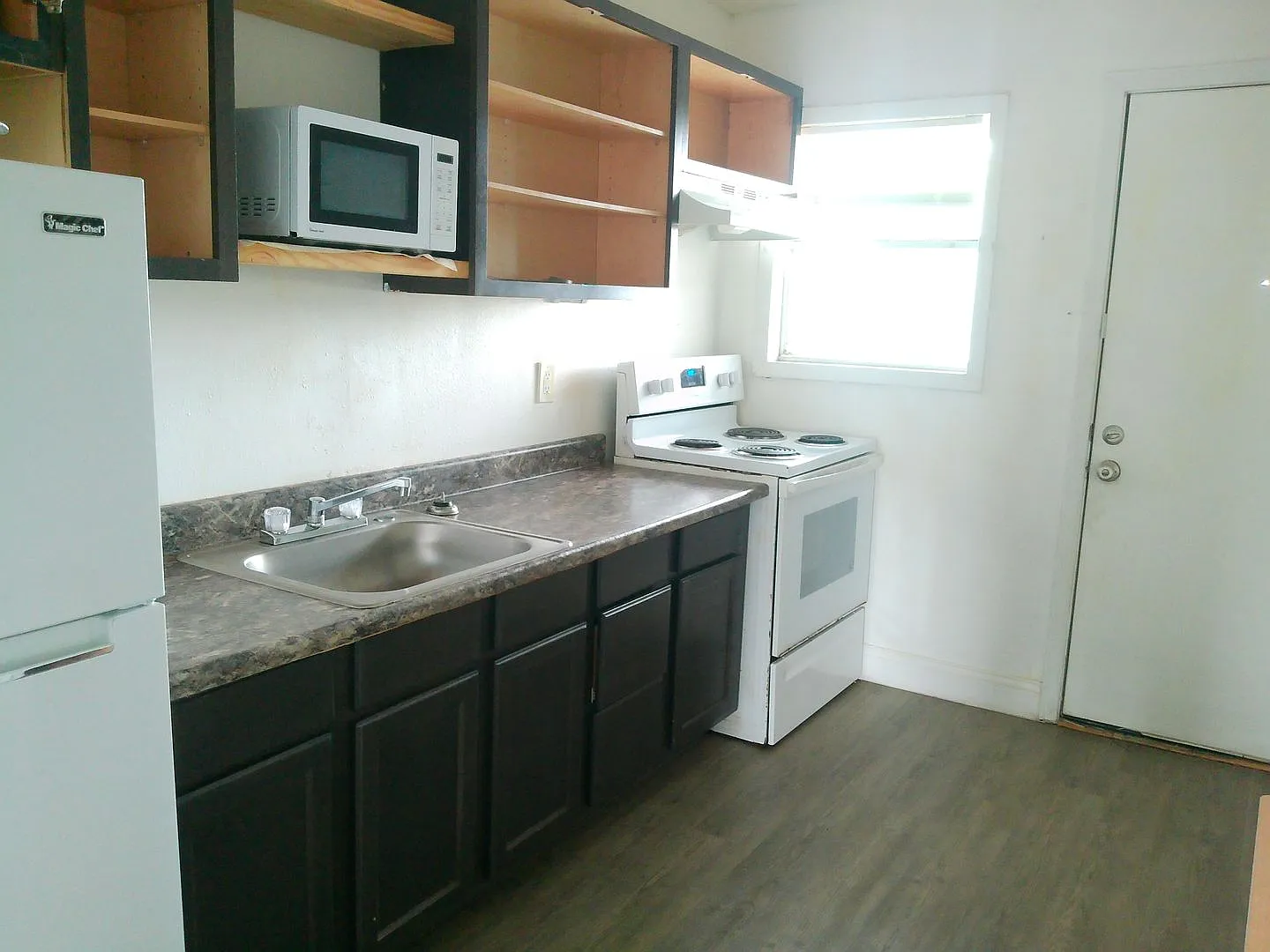 829 Indiana Unit 3 - 2/Bed 1/Bath - $1000/month — Photo 3
