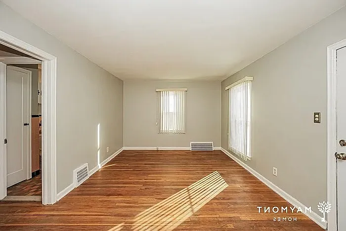 16315 Westview Ave #1 — Photo 2
