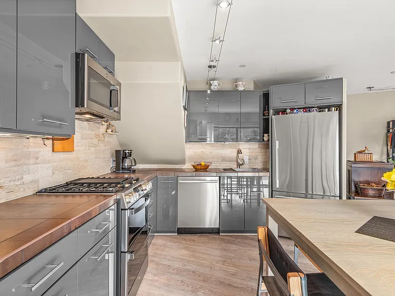 100 Midland Ave #104 — Photo 8