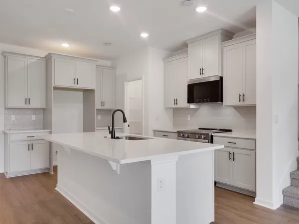 517 Southern Edge Way, Sanford, FL 32771