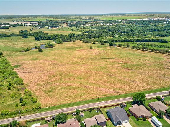 3rd image of 1501 Highland Park Cir