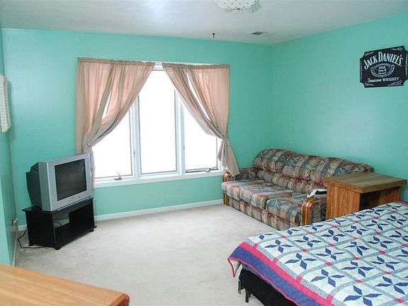 3rd image of 30674 N Shore Dr