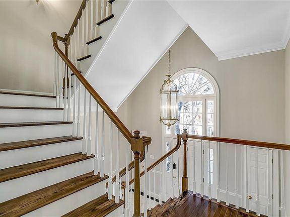 3rd image of 7155 Roswell Rd APT 16