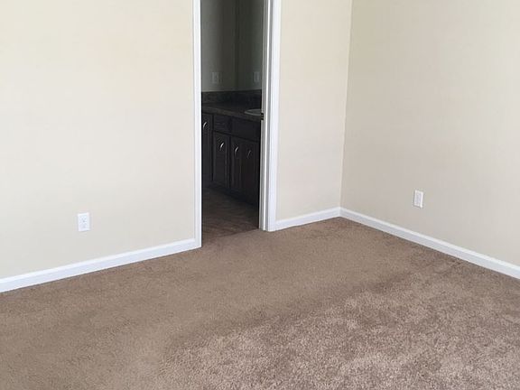 3rd image of 100-B Magnolia Ct