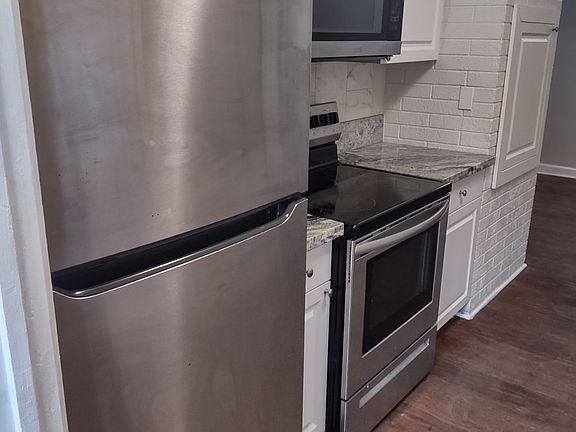 4th image of 2143 Desoto Way S