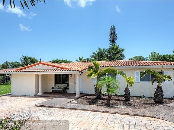 5th image of 2832 NW 9th Ter
