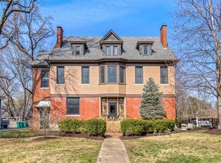 227 E Lockwood Ave, Saint Louis, MO 63119
