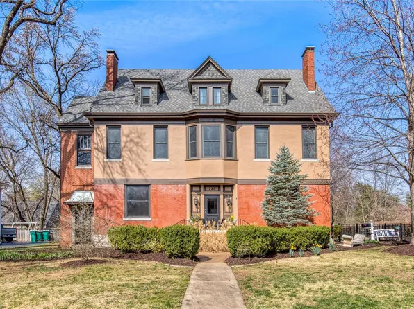 227 E Lockwood Ave, Saint Louis, MO 63119