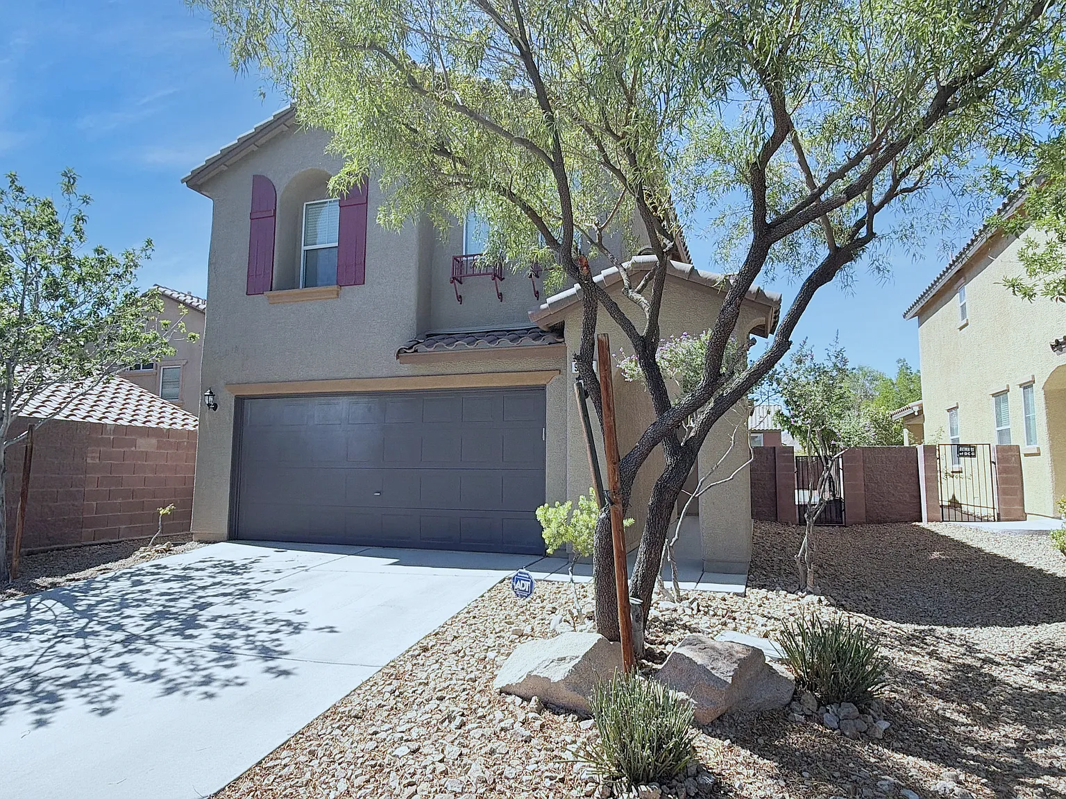 3 bed, 1985 sqft, $2,450 — Photo 3