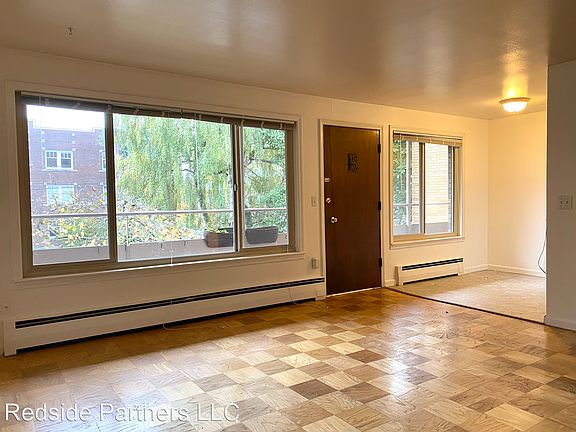 3rd image of 1400 E Mercer St APT 11