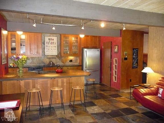2nd image of 1524 Campbell Ave