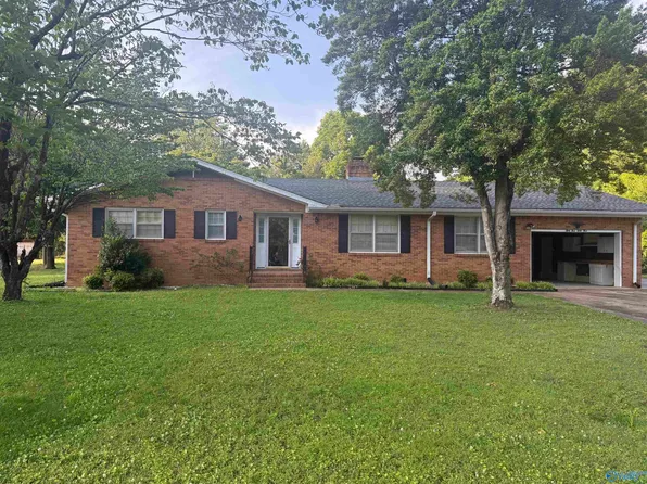 3333 Farriss Dr NW, Huntsville, AL 35810