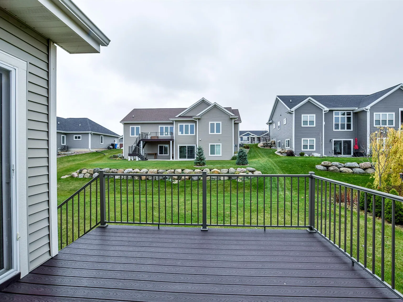 4 bed, 3.0 bath, 3177 sqft, $3,500 — Photo 4