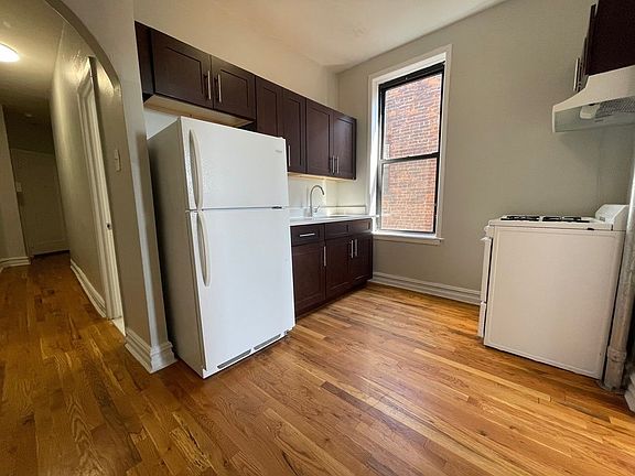 3rd image of 1522 Eastern Pkwy APT 2D