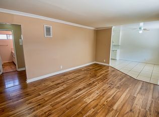 528 E Arbor Vitae St #1, Inglewood, CA 90301